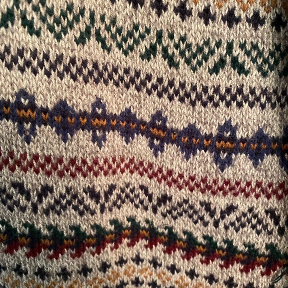 Multi-design sweater - Picture 2 of 3